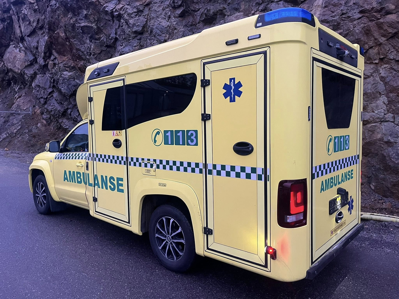 VOLKSWAGEN Amarok XL 4motion - AMBULANCE /Krankenwagen - Ambulanță: Foto 5 VOLKSWAGEN Amarok XL 4motion - AMBULANCE /Krankenwagen - Ambulanță: Foto 5