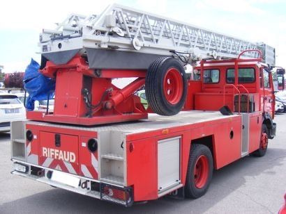 Renault Midliner M180 Drehleiter Feuerwehr EPSA23.5 1999 - Camion cu nacela: Foto 4 Renault Midliner M180 Drehleiter Feuerwehr EPSA23.5 1999 - Camion cu nacela: Foto 4