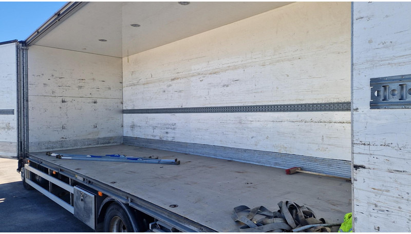 Camion furgon Volvo FL260 4X2: Foto 6