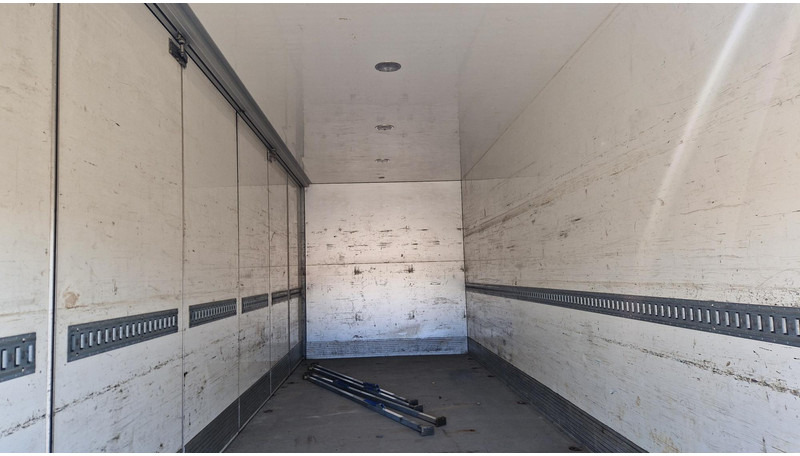 Camion furgon Volvo FL260 4X2: Foto 8
