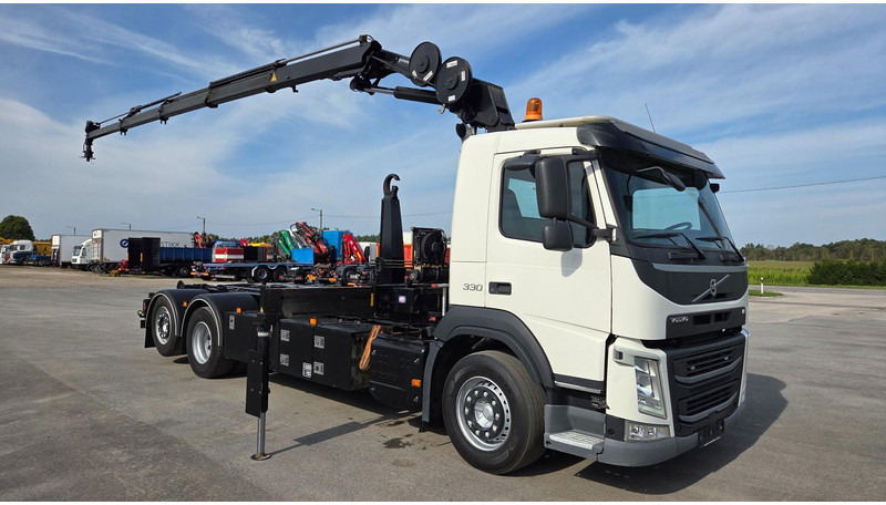 Volvo FM330 6X2*4 - Camion cu cârlig, Camion cu macara: Foto 2 Volvo FM330 6X2*4 - Camion cu cârlig, Camion cu macara: Foto 2