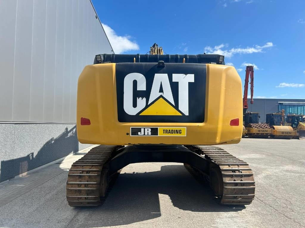 CAT 330 FL - Excavator pe şenile: Foto 4 CAT 330 FL - Excavator pe şenile: Foto 4