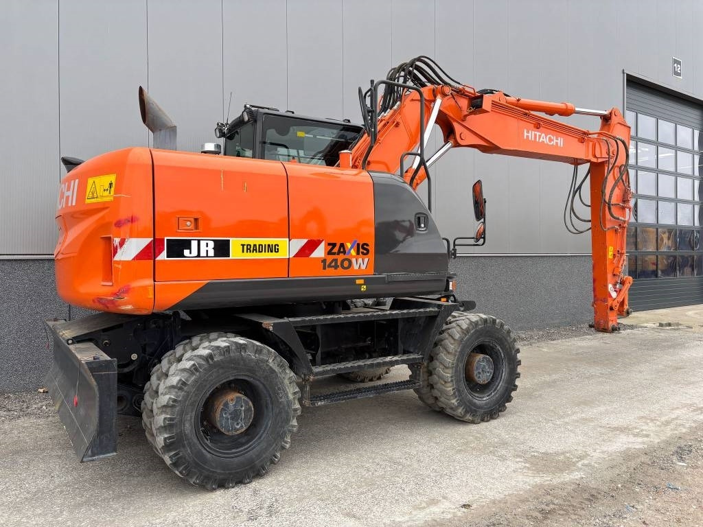 Hitachi ZX 140 W-5B - Excavator pe roţi: Foto 5 Hitachi ZX 140 W-5B - Excavator pe roţi: Foto 5