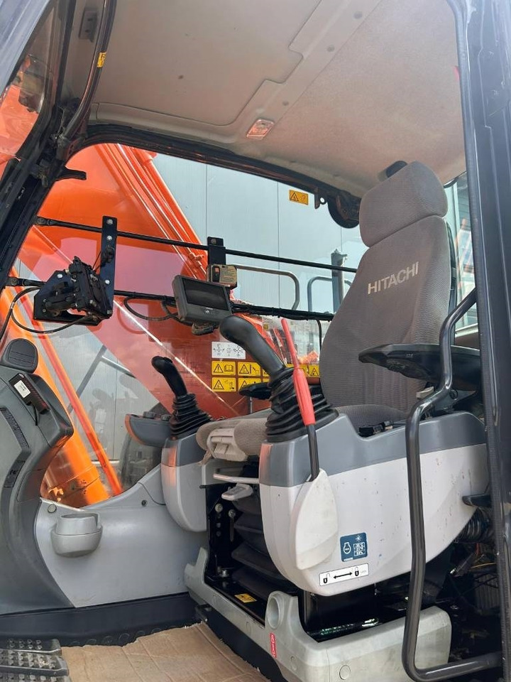Excavator pe şenile Hitachi ZX 250 LC-6 (GPS Prepared): Foto 12