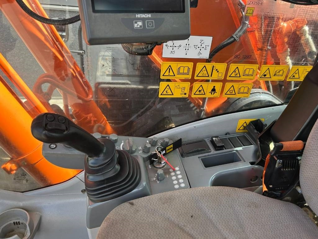 Excavator pe şenile Hitachi ZX 250 LC-6 (GPS Prepared): Foto 13