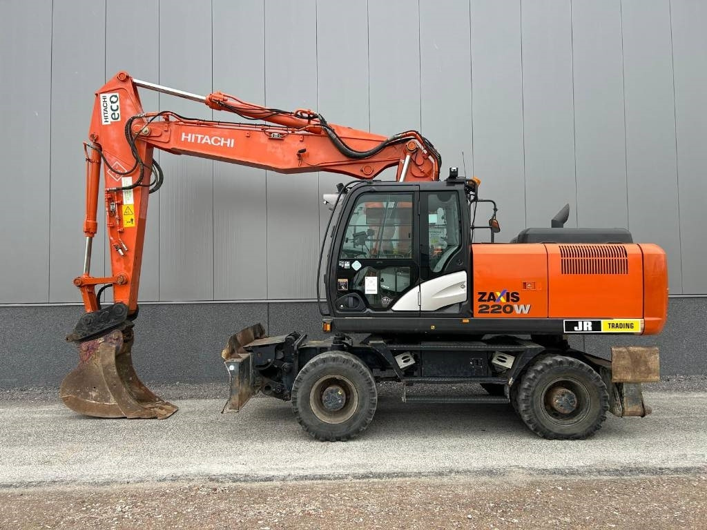 Hitachi ZX220W-5B - Excavator pe roţi: Foto 1 Hitachi ZX220W-5B - Excavator pe roţi: Foto 1