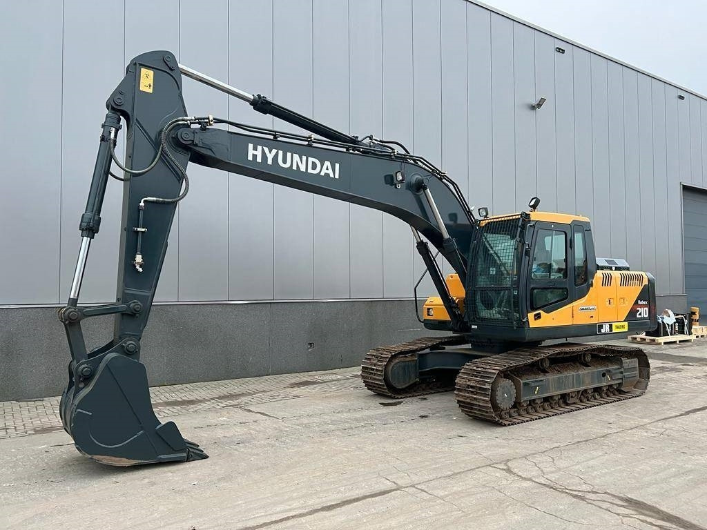 Hyundai R 210 - Excavator pe şenile: Foto 2 Hyundai R 210 - Excavator pe şenile: Foto 2