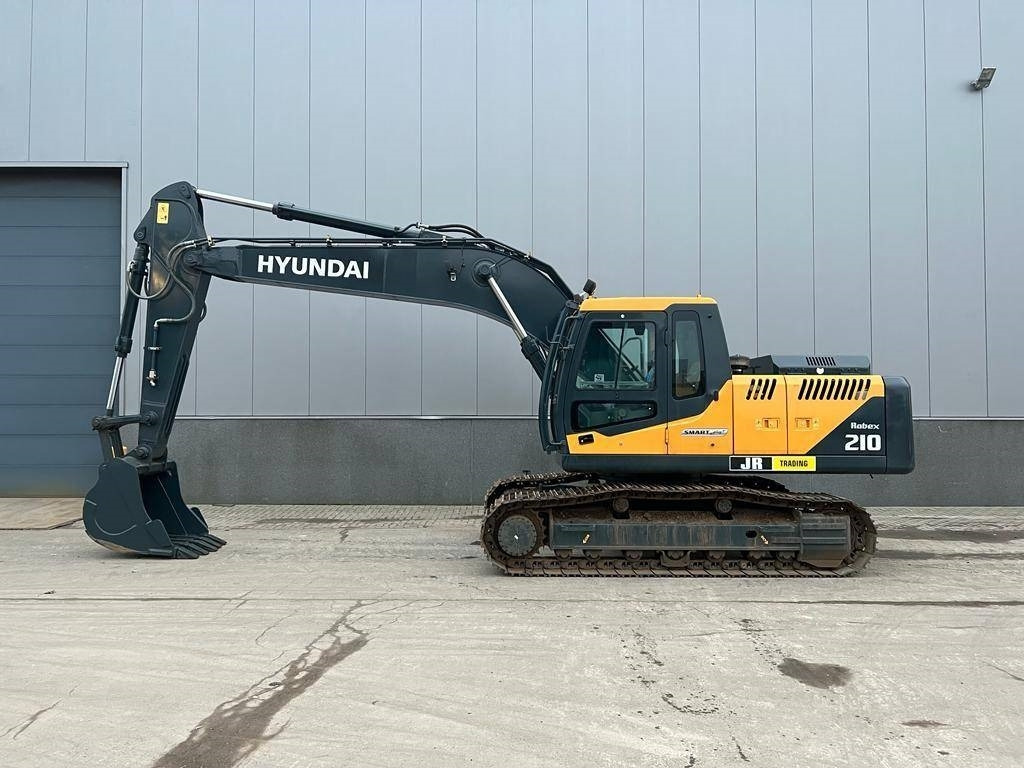 Hyundai R 210 - Excavator pe şenile: Foto 1 Hyundai R 210 - Excavator pe şenile: Foto 1