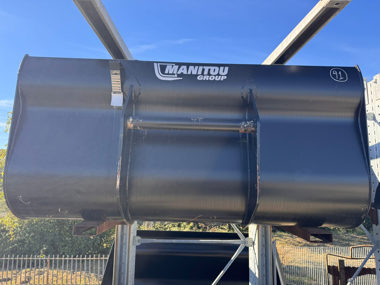 MANITOU CBA - Cupă pentru Stivuitor telescopic: Foto 2 MANITOU CBA - Cupă pentru Stivuitor telescopic: Foto 2