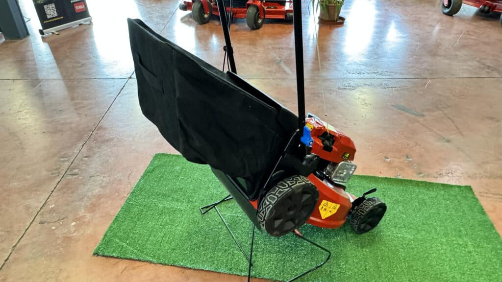 Toro – Tosaerba Super Recycler™ C53AST da 53 cm con SmartStow® 21693 - Maşină de tuns iarba: Foto 4 Toro – Tosaerba Super Recycler™ C53AST da 53 cm con SmartStow® 21693 - Maşină de tuns iarba: Foto 4