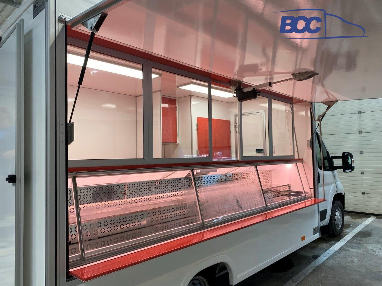 BCC POLSKA - FOOD TRUCK - MOBILNY SKLEP MIĘSNY PEUGEOT BOXER - Autorulota comerciala: Foto 2 BCC POLSKA - FOOD TRUCK - MOBILNY SKLEP MIĘSNY PEUGEOT BOXER - Autorulota comerciala: Foto 2
