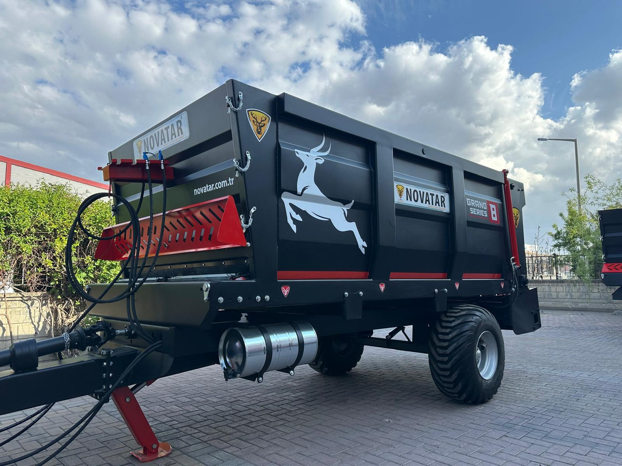 Novatar Manure Spreader 6 m3 - Maşină de împrăştiat gunoi de grajd: Foto 4 Novatar Manure Spreader 6 m3 - Maşină de împrăştiat gunoi de grajd: Foto 4