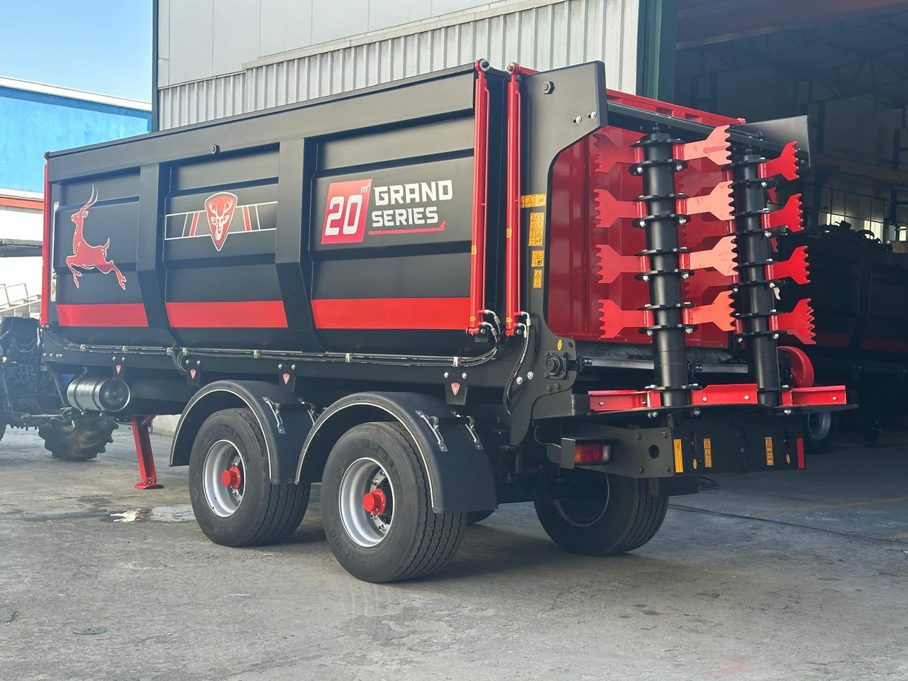 Novatar Manure Spreader Trailer 20 M3 - Maşină de împrăştiat gunoi de grajd: Foto 1 Novatar Manure Spreader Trailer 20 M3 - Maşină de împrăştiat gunoi de grajd: Foto 1