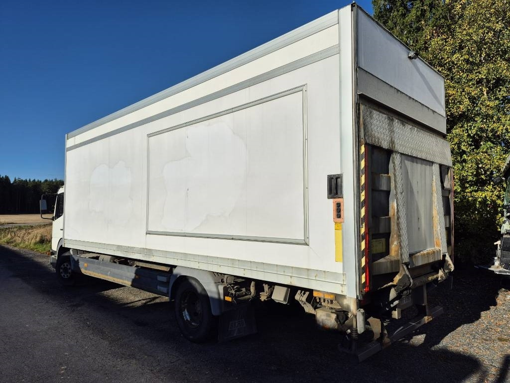 Mercedes-Benz Atego 1223 umpikori+pl nostin - Camion furgon: Foto 4 Mercedes-Benz Atego 1223 umpikori+pl nostin - Camion furgon: Foto 4