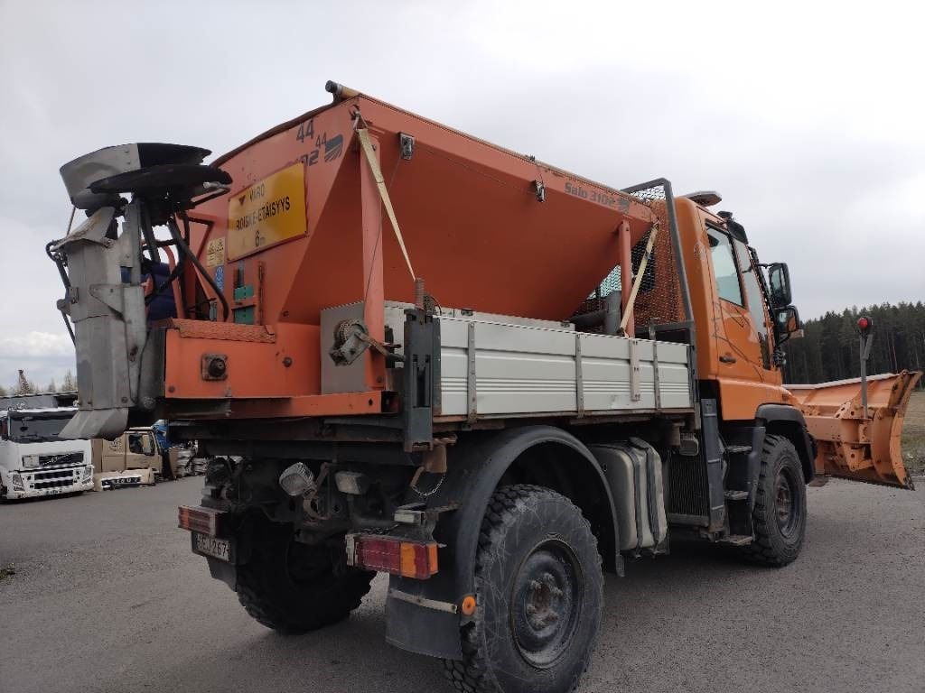 Mercedes-Benz Unimog ,hiekoitin,aura,kippilava - Utilaj deszăpezire: Foto 3 Mercedes-Benz Unimog ,hiekoitin,aura,kippilava - Utilaj deszăpezire: Foto 3