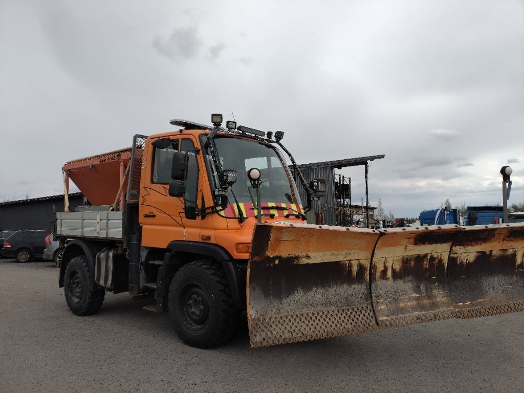 Mercedes-Benz Unimog ,hiekoitin,aura,kippilava - Utilaj deszăpezire: Foto 2 Mercedes-Benz Unimog ,hiekoitin,aura,kippilava - Utilaj deszăpezire: Foto 2