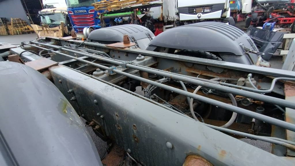 Scania R164 480 rautajouset,av4100mm , ADR. HIENO!! - Camion şasiu: Foto 4 Scania R164 480 rautajouset,av4100mm , ADR. HIENO!! - Camion şasiu: Foto 4