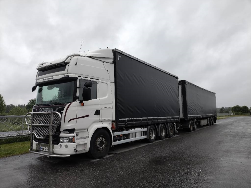 Scania R580 8x4 kapellilava+Dolly+kärry 76tn juna - Camion cu prelată: Foto 4 Scania R580 8x4 kapellilava+Dolly+kärry 76tn juna - Camion cu prelată: Foto 4