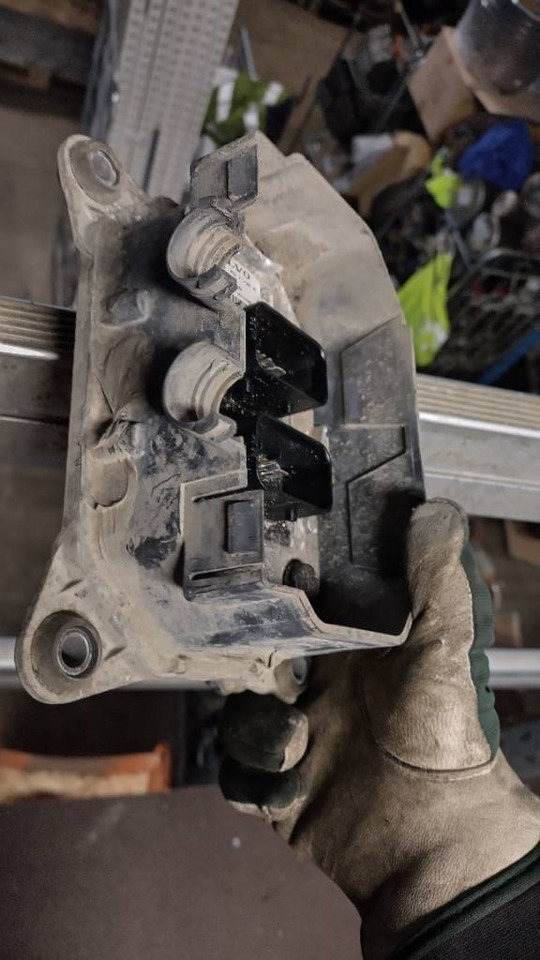 Volvo FCIOMM - Sistem electric pentru Camion: Foto 2 Volvo FCIOMM - Sistem electric pentru Camion: Foto 2