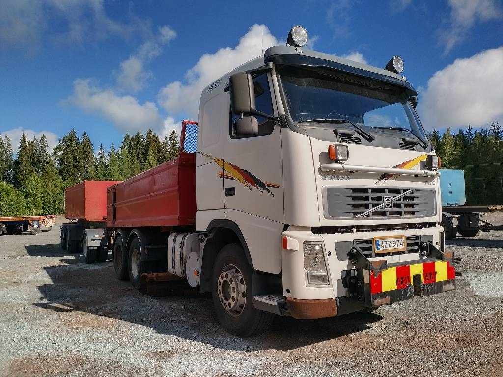 Volvo FH12 aurausvarustus,kasettilava+ Kome kasettikärry - Camion basculantă: Foto 2 Volvo FH12 aurausvarustus,kasettilava+ Kome kasettikärry - Camion basculantă: Foto 2