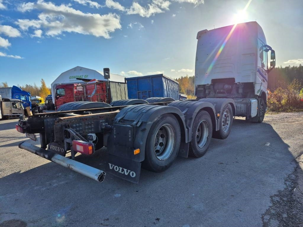 Volvo FH500 8x2 alusta - Camion şasiu: Foto 3 Volvo FH500 8x2 alusta - Camion şasiu: Foto 3