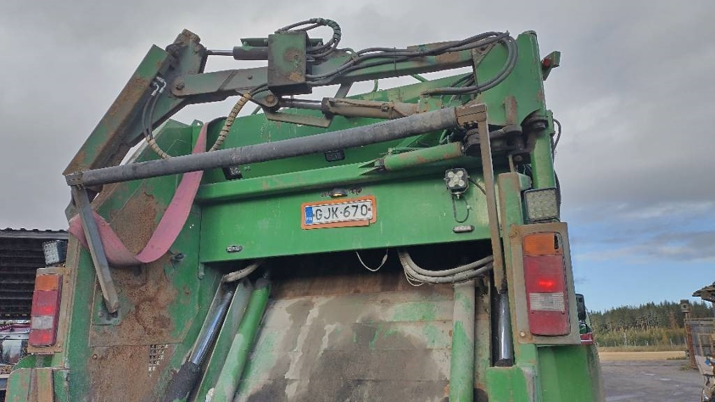 Volvo FM330 6x2 Norba pakkaaja,molokki nostin, manuaali - Autogunoiere: Foto 3 Volvo FM330 6x2 Norba pakkaaja,molokki nostin, manuaali - Autogunoiere: Foto 3