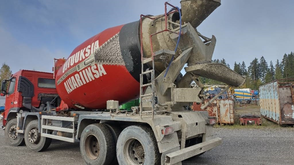 Volvo FM9 8x4 full steel,manual, mixer - Camion cisternă: Foto 3 Volvo FM9 8x4 full steel,manual, mixer - Camion cisternă: Foto 3