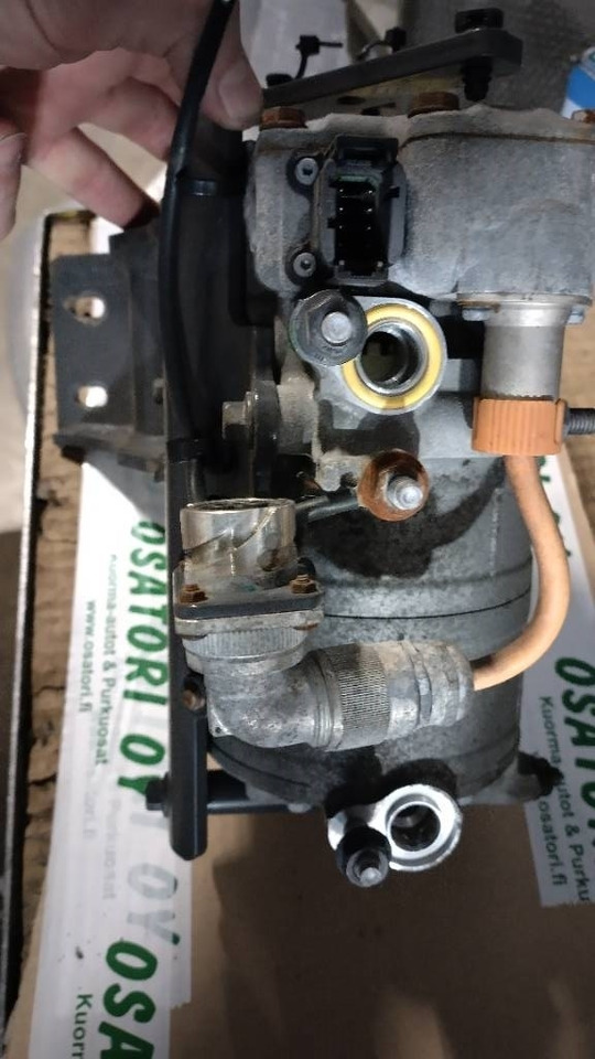 Volvo taukoilmastointi kompura - Sistem electric pentru Camion: Foto 3 Volvo taukoilmastointi kompura - Sistem electric pentru Camion: Foto 3