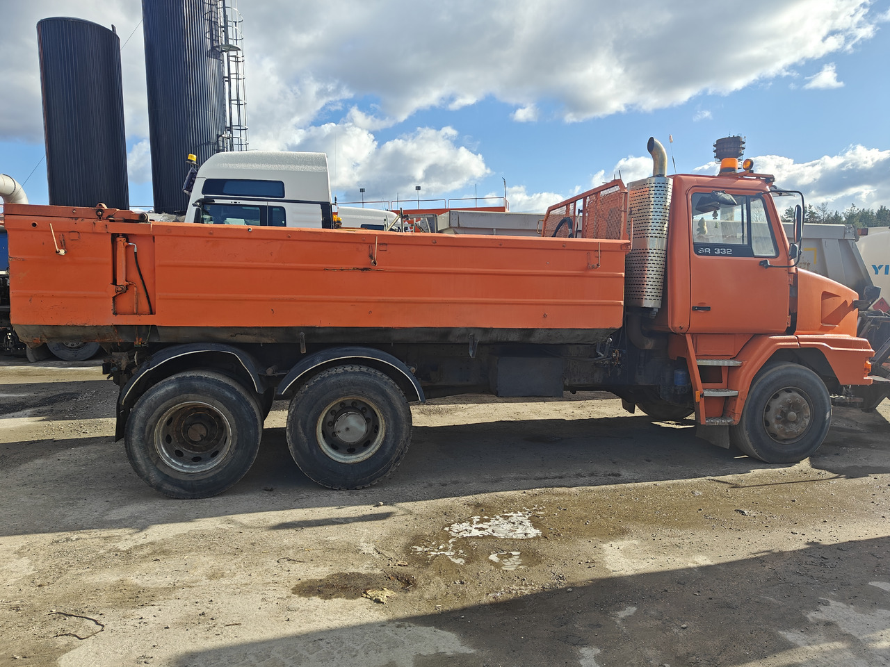 SISU SR 332 - Camion basculantă: Foto 1 SISU SR 332 - Camion basculantă: Foto 1