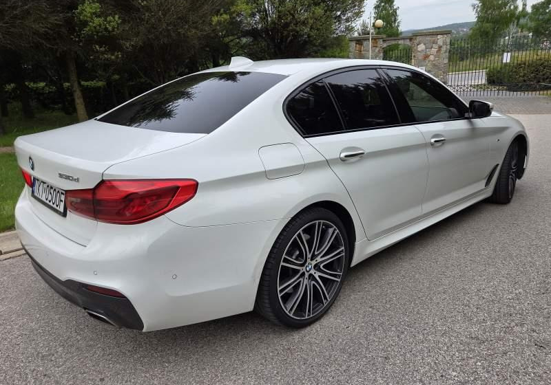 Inna BMW 530 D SERIA 5 XDRIVE M SPORT - Berlină/ Sedan: Foto 3 Inna BMW 530 D SERIA 5 XDRIVE M SPORT - Berlină/ Sedan: Foto 3