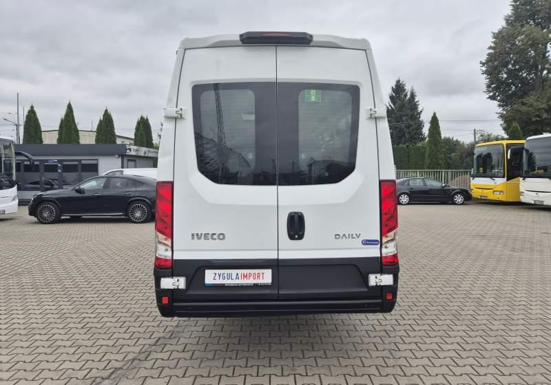 Iveco A60C15 DAILY / SPROWADZONE / EURO 6 / 39 000 KM - Microbuz, Transport persoane: Foto 5 Iveco A60C15 DAILY / SPROWADZONE / EURO 6 / 39 000 KM - Microbuz, Transport persoane: Foto 5