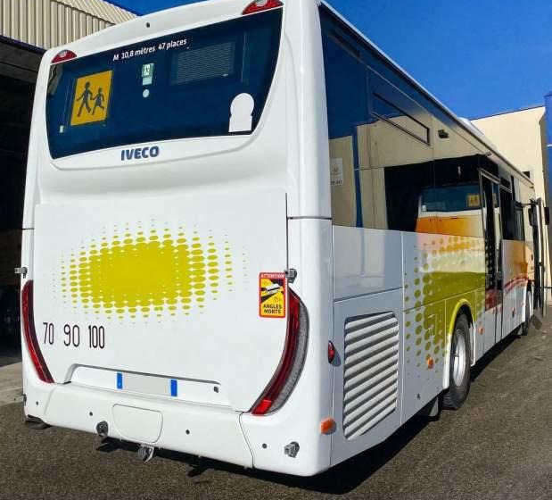 Iveco CROSSWAY/ DŁUGOŚĆ 10.70 M / MANUAL / EURO 6 - Autobuz interurban: Foto 5 Iveco CROSSWAY/ DŁUGOŚĆ 10.70 M / MANUAL / EURO 6 - Autobuz interurban: Foto 5