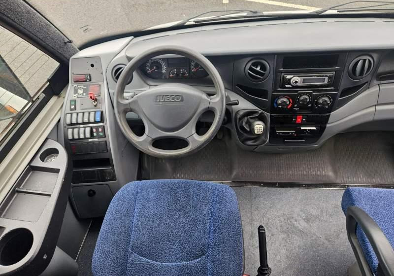Iveco WING / SPROWADZONY/ 34 MIEJSCA/ MANUAL - Microbuz, Transport persoane: Foto 4 Iveco WING / SPROWADZONY/ 34 MIEJSCA/ MANUAL - Microbuz, Transport persoane: Foto 4