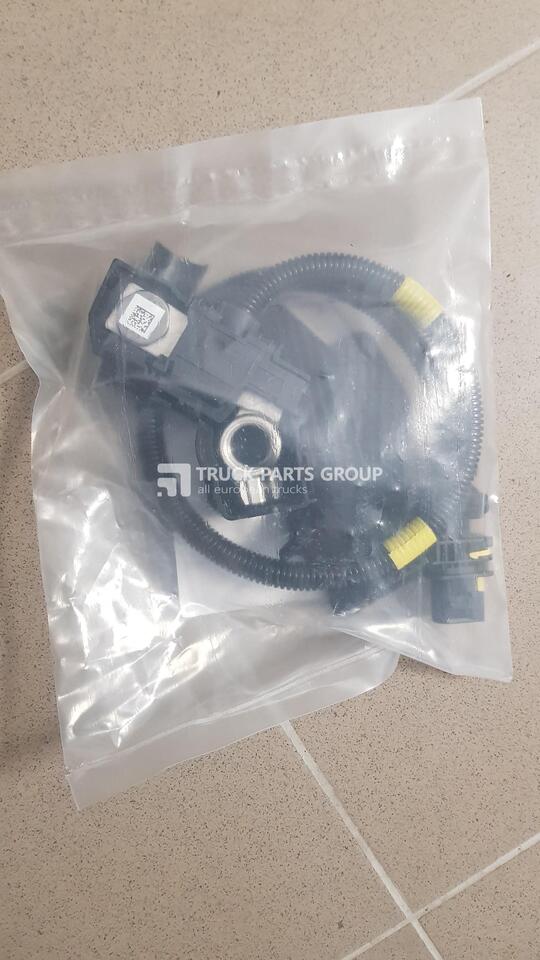 RENAULT RENAULT T series, T RANGE GAMA EURO 6, 7423937504, 23242412, batteries sensor, batteries connection control unit - Acumulator pentru Camion: Foto 1 RENAULT RENAULT T series, T RANGE GAMA EURO 6, 7423937504, 23242412, batteries sensor, batteries connection control unit - Acumulator pentru Camion: Foto 1