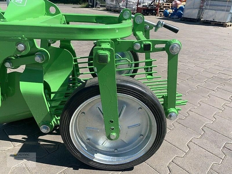 BOMET Kartoffelroder Bomet Z655/1 Kartoffel Roder Heckauswurf NEU - Utilaj pentru cartofi: Foto 4 BOMET Kartoffelroder Bomet Z655/1 Kartoffel Roder Heckauswurf NEU - Utilaj pentru cartofi: Foto 4