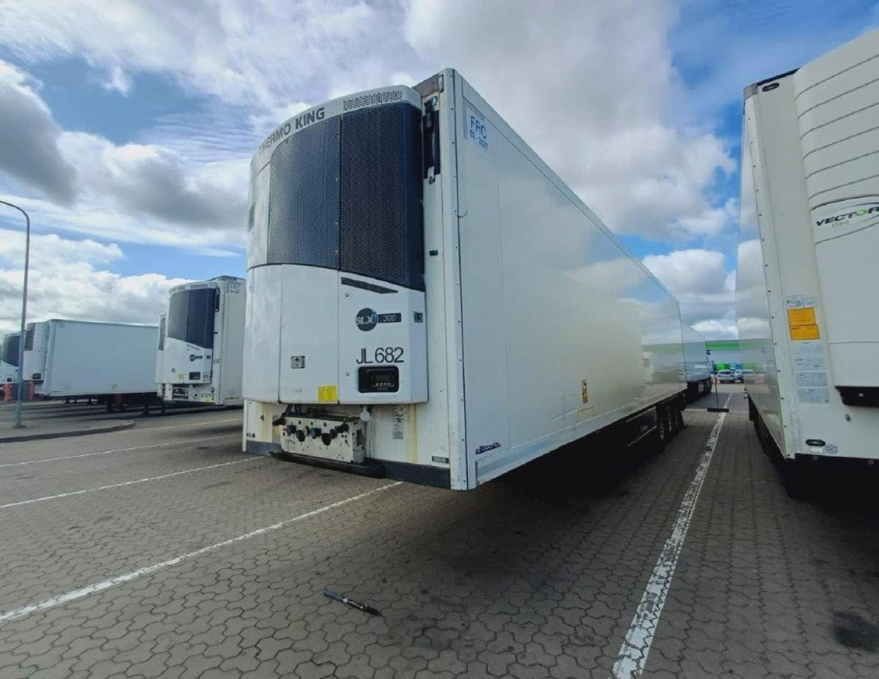 2018 Krone SDR Double Deck Cool Liner FP45 ThermoKing SLXi 300 Lifting Axle - Semiremorcă frigider: Foto 1 2018 Krone SDR Double Deck Cool Liner FP45 ThermoKing SLXi 300 Lifting Axle - Semiremorcă frigider: Foto 1