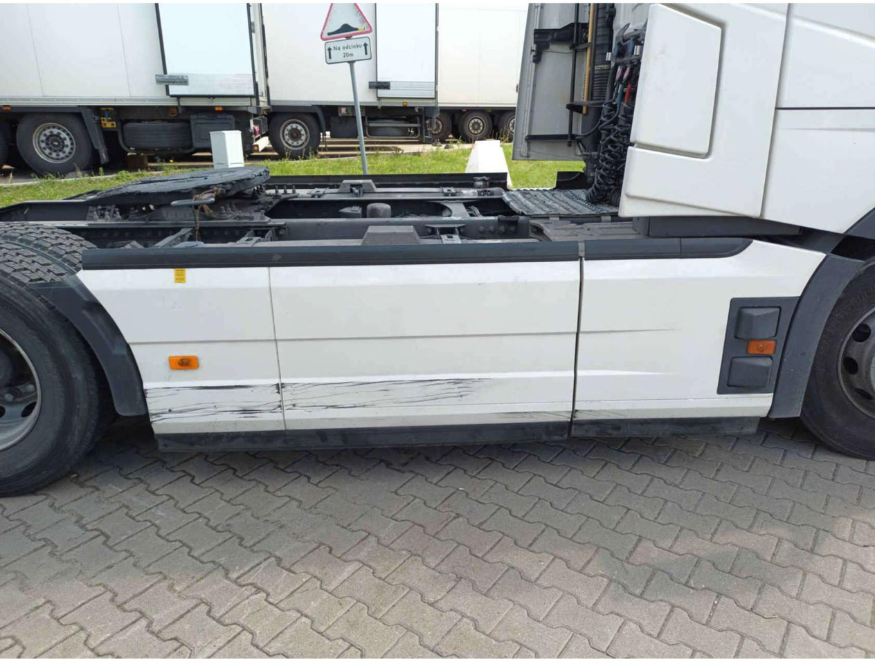 2023 Volvo FH 460 Globetrotter XL i-Save Side Skirts - Cap tractor: Foto 5 2023 Volvo FH 460 Globetrotter XL i-Save Side Skirts - Cap tractor: Foto 5