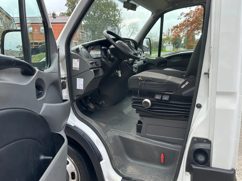Iveco Daily 35C17 BE TREKKER 12T COMBI MET VELDHUIZEN SDO TRAILER 2008 / EURO 5 / 3 PERS. - Cap tractor: Foto 5 Iveco Daily 35C17 BE TREKKER 12T COMBI MET VELDHUIZEN SDO TRAILER 2008 / EURO 5 / 3 PERS. - Cap tractor: Foto 5