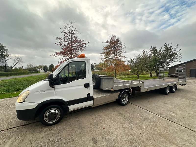 Iveco Daily 35C17 BE TREKKER 12T COMBI MET VELDHUIZEN SDO TRAILER 2008 / EURO 5 / 3 PERS. - Cap tractor: Foto 3 Iveco Daily 35C17 BE TREKKER 12T COMBI MET VELDHUIZEN SDO TRAILER 2008 / EURO 5 / 3 PERS. - Cap tractor: Foto 3