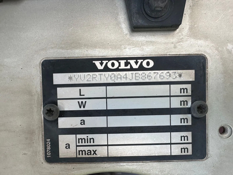 Volvo FH 460 / GLOBETROTTER / EURO 6 / I-Shift / HYDRAULIC / FULL AIR / NEW TACHO - Cap tractor: Foto 5 Volvo FH 460 / GLOBETROTTER / EURO 6 / I-Shift / HYDRAULIC / FULL AIR / NEW TACHO - Cap tractor: Foto 5