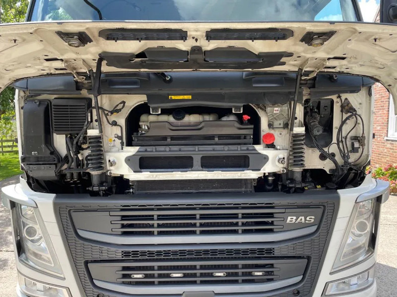 Volvo FM 460 EURO 6 / TOP!! / NL TRUCK / GLOBETROTTER / SAFETY SYSTEMS - Cap tractor: Foto 3 Volvo FM 460 EURO 6 / TOP!! / NL TRUCK / GLOBETROTTER / SAFETY SYSTEMS - Cap tractor: Foto 3