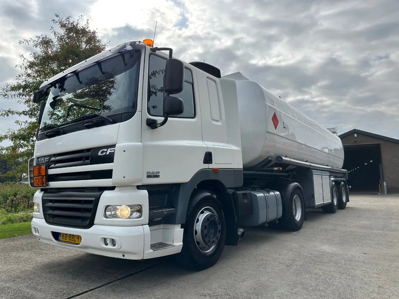DAF CF 85.360 / NL TRUCK COMBI WITH NL TRAILER DIJSEL / 5 COMP. 37,2 m3 / EURO 5 - Camion cisternă: Foto 1 DAF CF 85.360 / NL TRUCK COMBI WITH NL TRAILER DIJSEL / 5 COMP. 37,2 m3 / EURO 5 - Camion cisternă: Foto 1