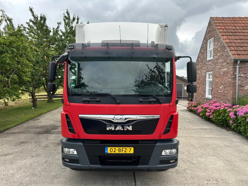 MAN TGM 15.250 / NL TRUCK / EURO 6 / NEW TYRES / NEW TACHO!! / BOX + LOADLIFT 2t - Camion furgon: Foto 2 MAN TGM 15.250 / NL TRUCK / EURO 6 / NEW TYRES / NEW TACHO!! / BOX + LOADLIFT 2t - Camion furgon: Foto 2