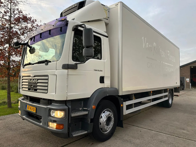 MAN TGM 18.280 / NL TRUCK / EURO 4 / CLIMA / DOORS+LIFT+SIDE DOOR / CARRIER FRIGO (print broken!) - Camion frigider: Foto 1 MAN TGM 18.280 / NL TRUCK / EURO 4 / CLIMA / DOORS+LIFT+SIDE DOOR / CARRIER FRIGO (print broken!) - Camion frigider: Foto 1