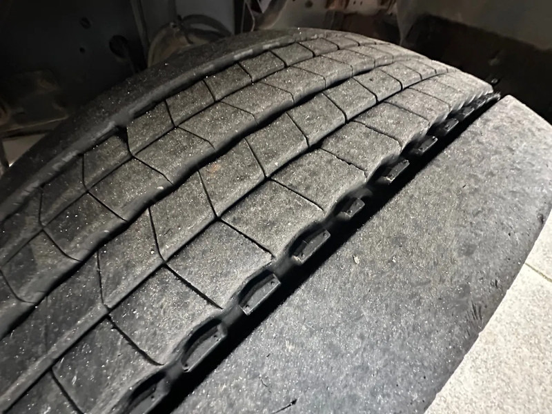 MAN TGM 18.280 / NL TRUCK / EURO 4 / CLIMA / DOORS+LIFT+SIDE DOOR / CARRIER FRIGO (print broken!) - Camion frigider: Foto 5 MAN TGM 18.280 / NL TRUCK / EURO 4 / CLIMA / DOORS+LIFT+SIDE DOOR / CARRIER FRIGO (print broken!) - Camion frigider: Foto 5