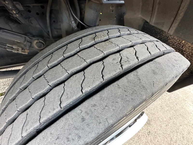 Mercedes-Benz Atego 1018 / NL TRUCK / AIRCO / BOX+LIFT+SIDE DOOR / AUTOMATIC - Camion furgon: Foto 5 Mercedes-Benz Atego 1018 / NL TRUCK / AIRCO / BOX+LIFT+SIDE DOOR / AUTOMATIC - Camion furgon: Foto 5