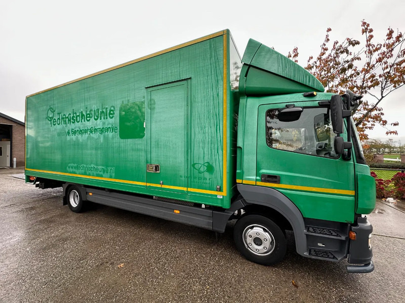 Mercedes-Benz Atego 1018 / NL TRUCK / EURO 6 / ONLY 100.000KM! / BOX+LIFT+SIDE DOOR / CLIMA / AUTOMATIC - Camion furgon: Foto 3 Mercedes-Benz Atego 1018 / NL TRUCK / EURO 6 / ONLY 100.000KM! / BOX+LIFT+SIDE DOOR / CLIMA / AUTOMATIC - Camion furgon: Foto 3