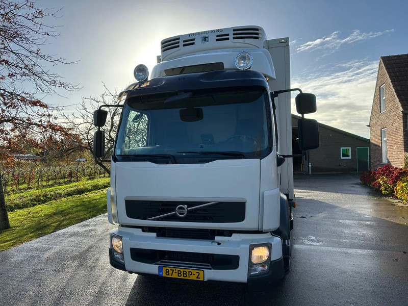 Volvo FL / THERMOKING TS 300 + HEATER FOR PLANTS / EURO5 / SIDE DOOR - Camion frigider: Foto 2 Volvo FL / THERMOKING TS 300 + HEATER FOR PLANTS / EURO5 / SIDE DOOR - Camion frigider: Foto 2