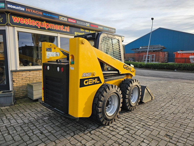 Gehl R165 - Încărcător frontal pe pneuri: Foto 4 Gehl R165 - Încărcător frontal pe pneuri: Foto 4