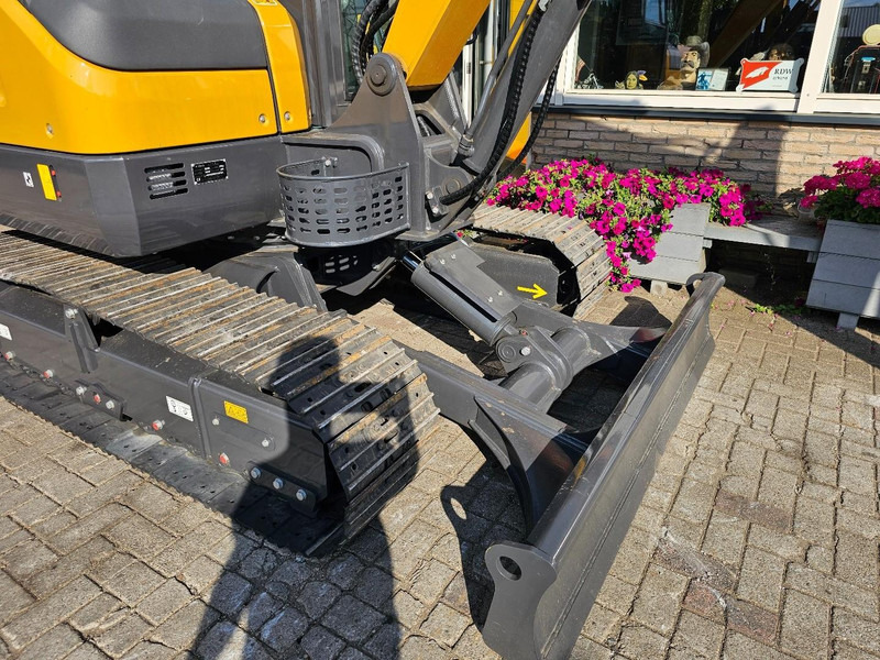 Mini excavator XCMG XE60GA: Foto 17